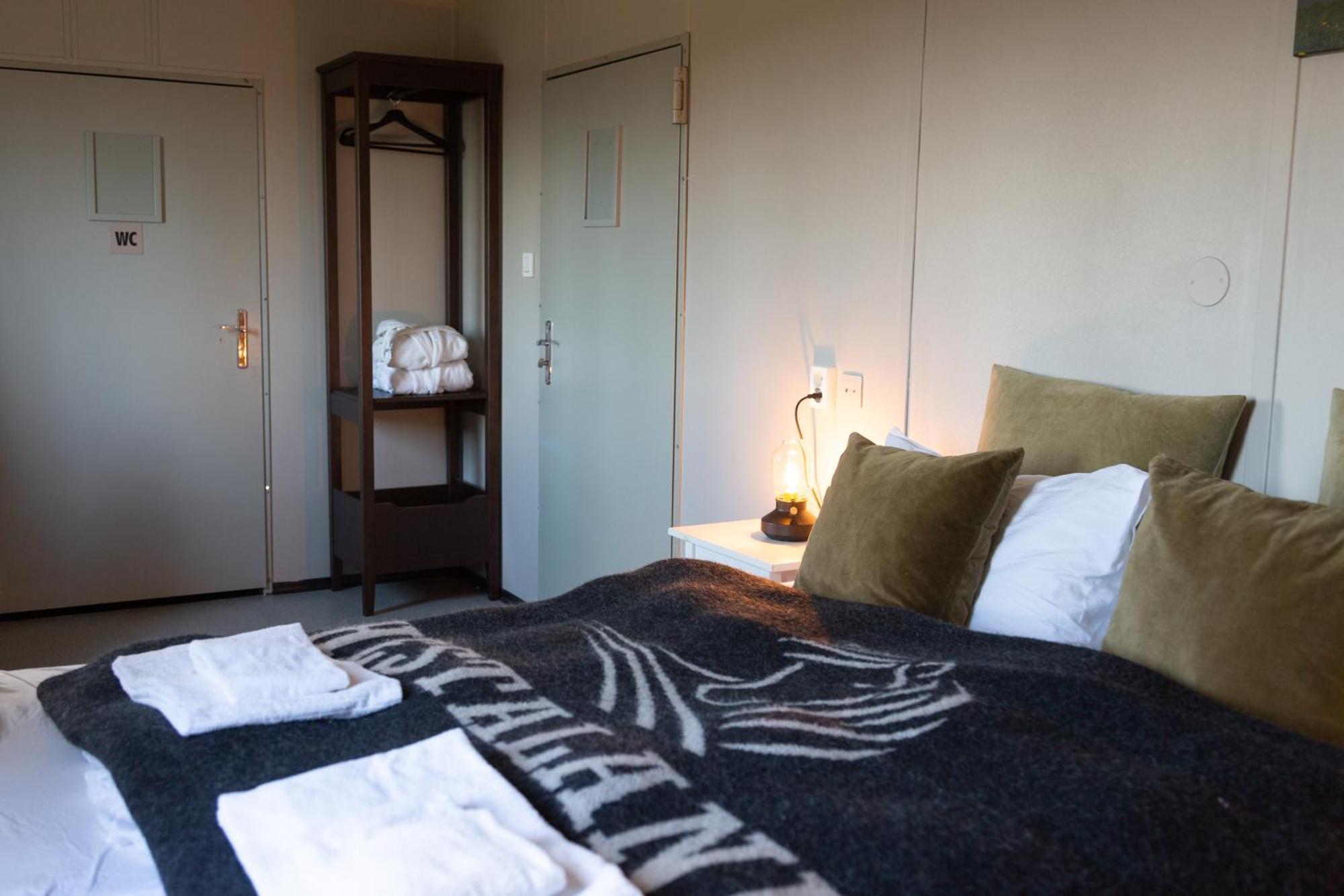 Hestaland Guesthouse Horse Farm Stay Statharhus Exterior foto